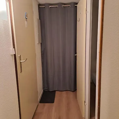- - 4 Pers - Piscine Apartment