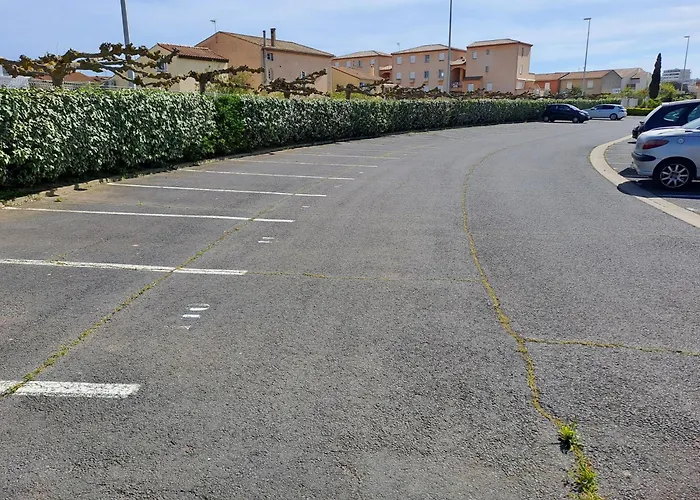 - - 4 Pers - Piscine * Valras-Plage